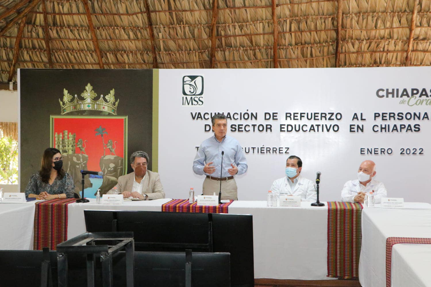 Rutilio Escandón, Luciano Concheiro y Zoé Robledo anuncian vacunación de refuerzo anticovid a personal educativo.jpg
