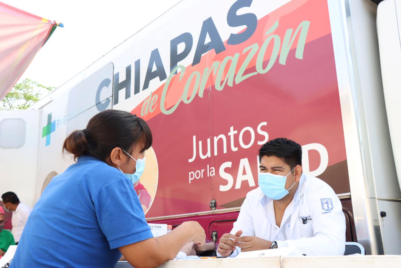 Unidades Médicas Móviles llevan servicios de salud a colonias de Tuxtla.jpg