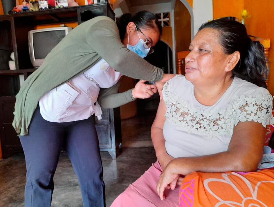En 19 días, más de 242 mil dosis con Casa a casa y negocio a negocio, todo un éxito para la salud de Chiapas.jpg