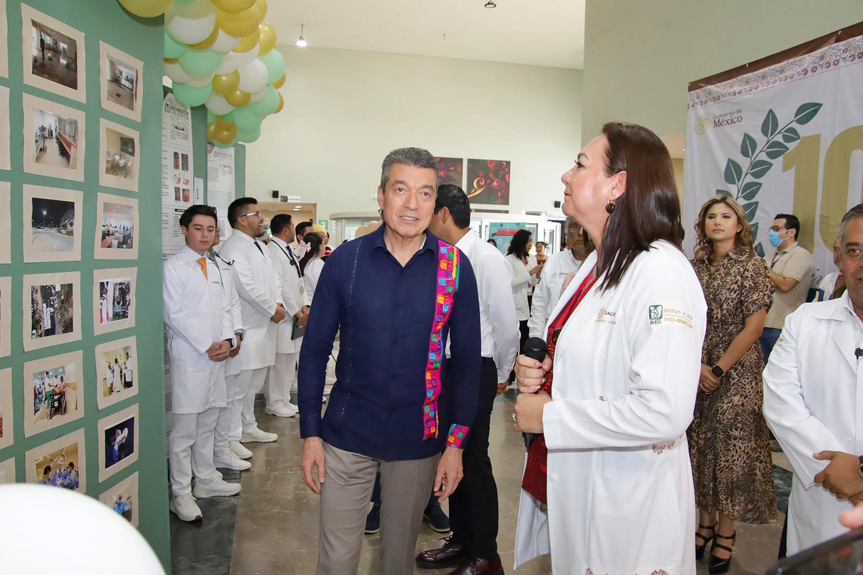 Celebra Rutilio Escandón 10º Aniversario del Hospital General “Dr. Jesús Gilberto Gómez Maza”.jpeg